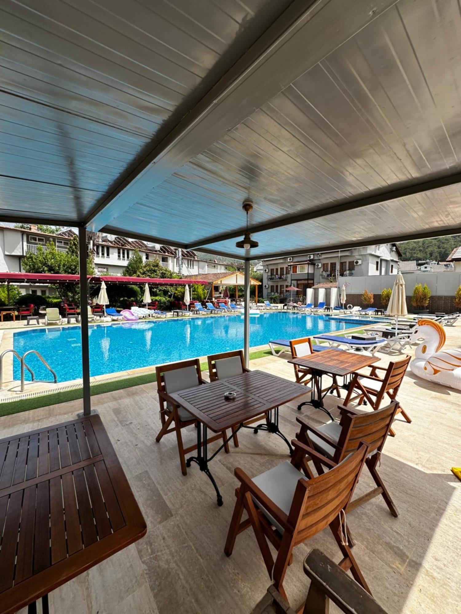 Carmina Hotel Овачик Экстерьер фото